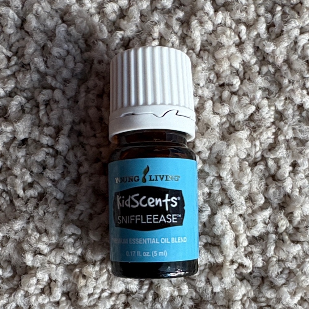 Young Living KidScents SniffleEase Essential Oil - Blue and White